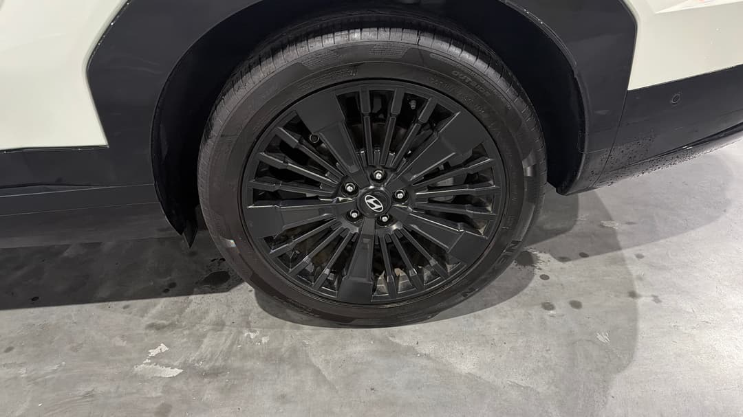 2025 Hyundai Santa Fe Calligraphy (7 Seat) (blk), Automatic, 17807 km, Left Rear Wheel
