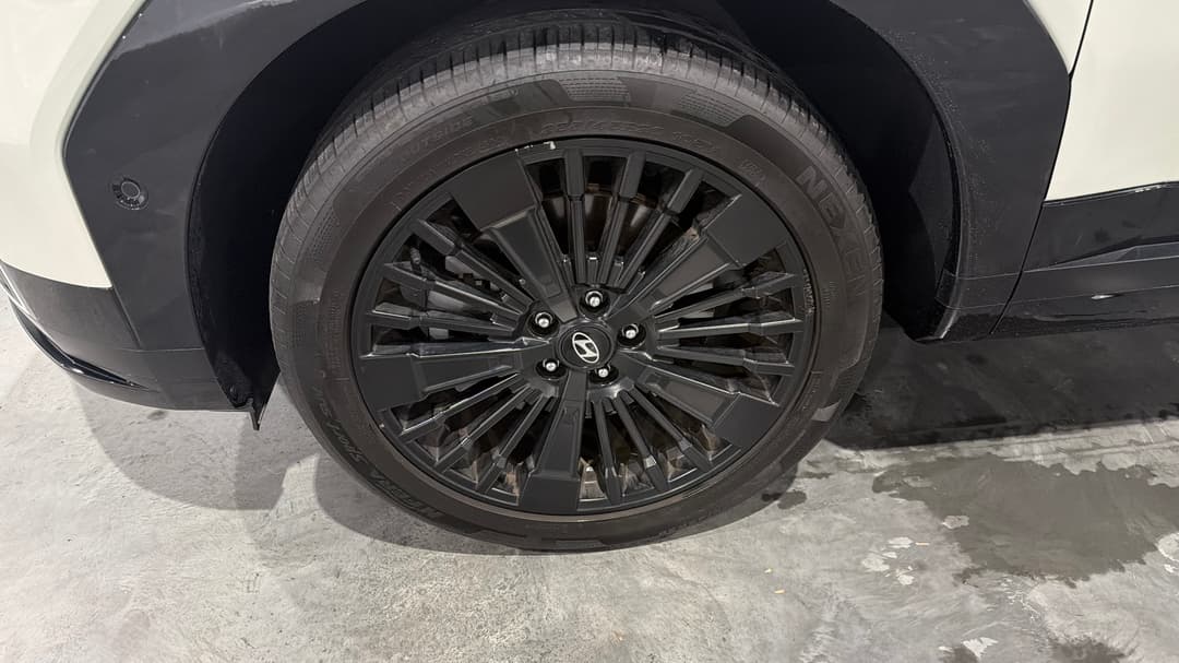 2025 Hyundai Santa Fe Calligraphy (7 Seat) (blk), Automatic, 17807 km, Left Front Wheel