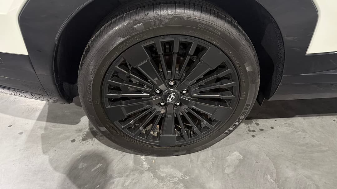 2025 Hyundai Santa Fe Calligraphy (7 Seat) (blk), Automatic, 17807 km, Right Rear Wheel