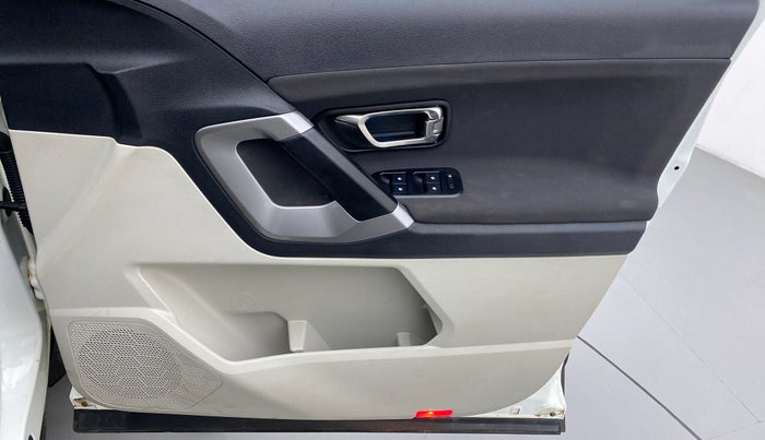 2021 Tata Safari XT 2.0 KRYOTEC, Diesel, Manual, 11,981 km, Driver Side Door Panels Control
