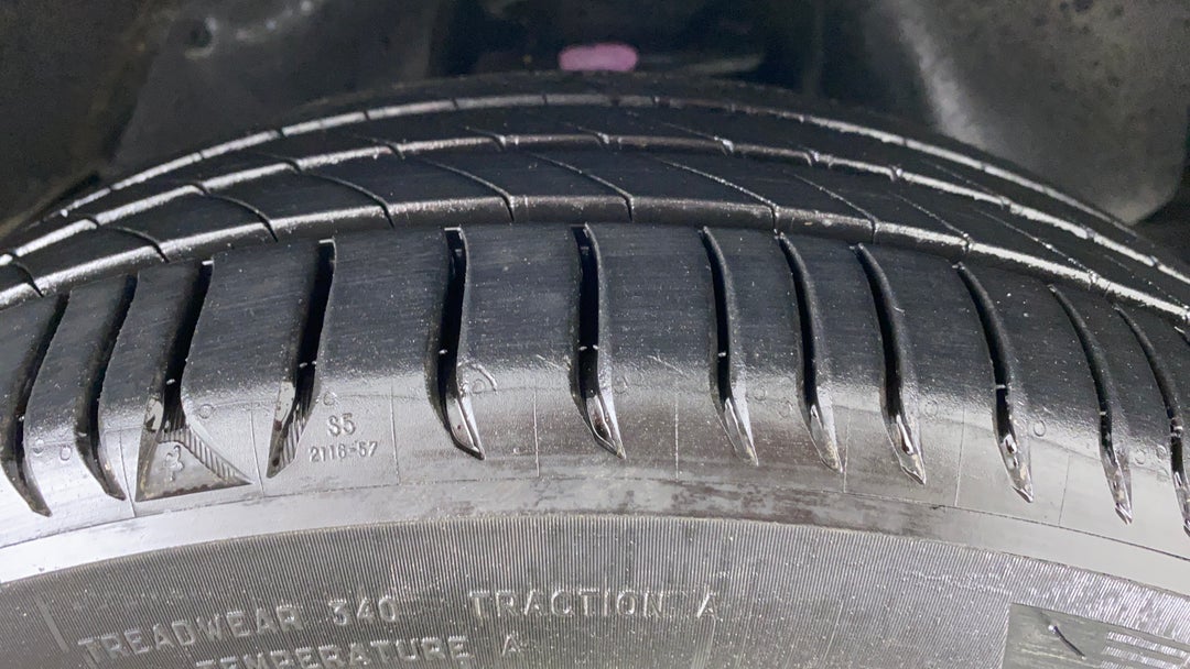 Right Front Tyre Tread