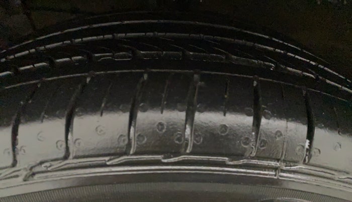 2020 Maruti Ciaz ALPHA  AT 1.5 SHVS PETROL, Petrol, Automatic, 10,096 km, Left Rear Tyre Tread