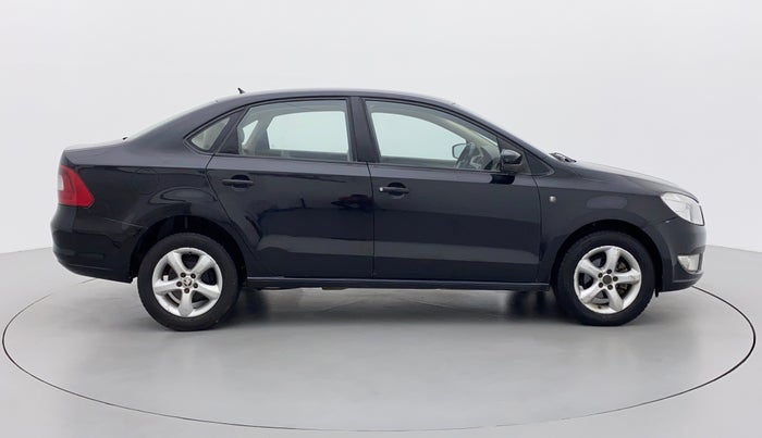 2014 Skoda Rapid 1.6 TDI AMBITION PLUS AT, Diesel, Automatic, 80,569 km, Right Side View