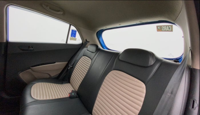 2019 Hyundai Grand i10 MAGNA AT 1.2 KAPPA VTVT, Petrol, Automatic, 30,061 km, Right Side Rear Door Cabin