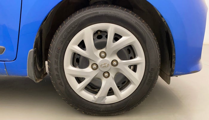 2019 Hyundai Grand i10 MAGNA AT 1.2 KAPPA VTVT, Petrol, Automatic, 30,061 km, Right Front Wheel