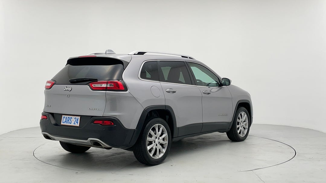 Right Back Diagonal (45- Degree) View