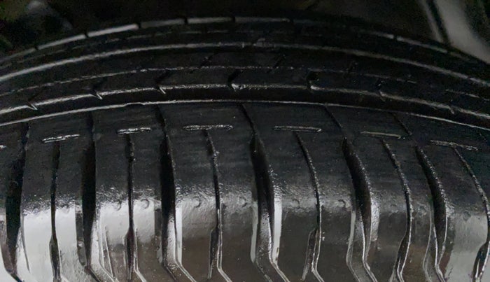 2018 Maruti Dzire VXI, Petrol, Manual, 15,491 km, Right Rear Tyre Tread