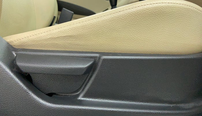 2017 Hyundai Eon ERA PLUS, Petrol, Manual, 47,387 km, Driver Side Adjustment Panel