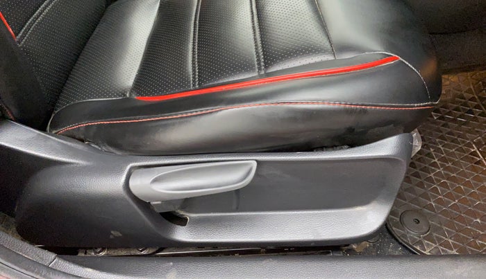2020 Volkswagen Polo COMFORTLINE 1.0 PETROL, Petrol, Manual, 27,746 km, Driver seat - Seat side trim has minor damage