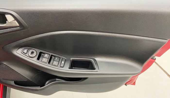 2017 Hyundai i20 Active 1.2 S, Petrol, Manual, 39,375 km, Driver Side Door Panels Control