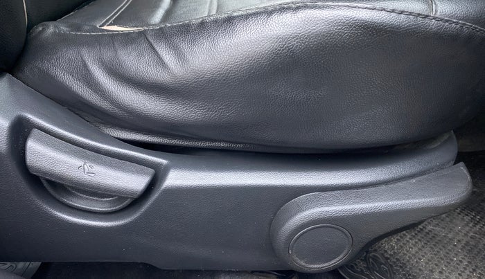 2015 Hyundai Xcent SX 1.2 OPT, Petrol, Manual, 53,207 km, Driver Side Adjustment Panel