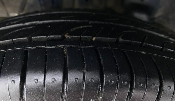 2017 Hyundai Eon ERA PLUS, Petrol, Manual, 51,284 km, Right Rear Tyre Tread