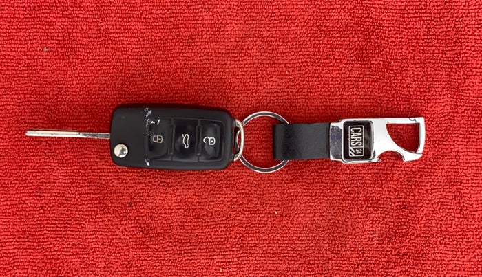 2014 Volkswagen Vento HIGHLINE DIESEL 1.6, Diesel, Manual, 1,24,381 km, Key Close Up