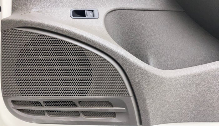 2014 Volkswagen Vento HIGHLINE DIESEL 1.6, Diesel, Manual, 1,24,381 km, Speaker