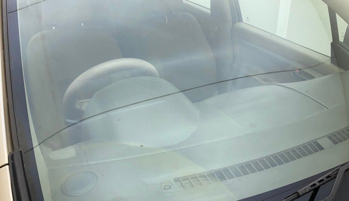 2014 Maruti Ertiga VXI CNG, CNG, Manual, 97,391 km, Front windshield - Minor spot on windshield
