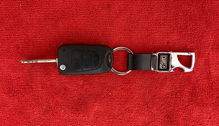 2014 Hyundai i10 SPORTZ 1.1, Petrol, Manual, 69,797 km, Key Close Up
