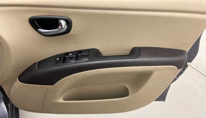 2014 Hyundai i10 SPORTZ 1.1, Petrol, Manual, 69,797 km, Driver Side Door Panels Control