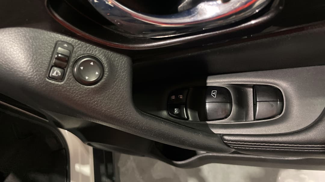 2019 Nissan X-trail St (4WD), Automatic, 120305 km, Drivers Side Door Panel Controls
