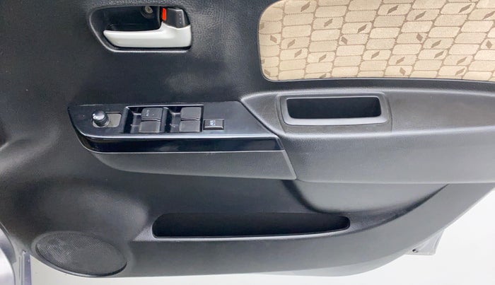 2017 Maruti Wagon R 1.0 VXI, Petrol, Manual, 57,580 km, Driver Side Door Panels Control