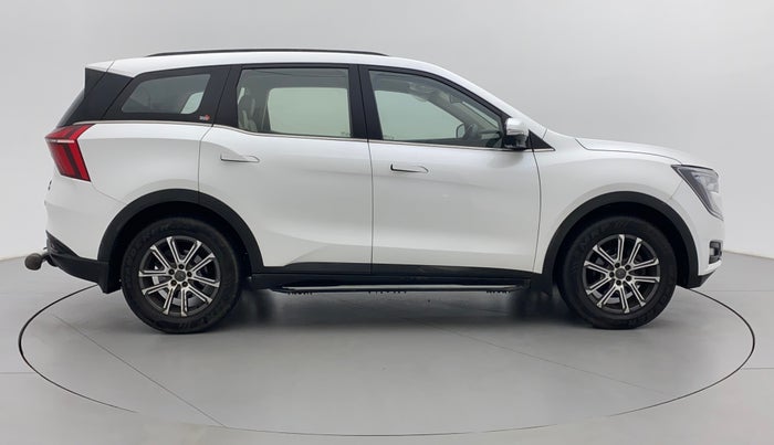 2021 Mahindra XUV700 AX 7 LUXURY P AT 7 STR, Petrol, Automatic, 16,885 km, Right Side View