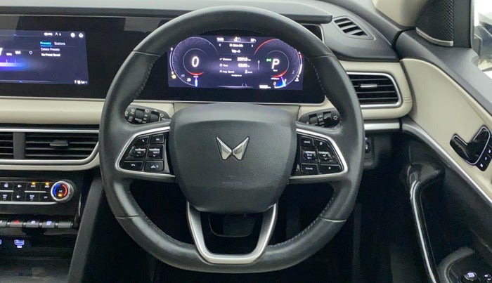 2021 Mahindra XUV700 AX 7 LUXURY P AT 7 STR, Petrol, Automatic, 16,885 km, Steering Wheel Close Up