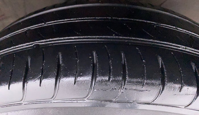 2019 Hyundai Elite i20 1.2 MAGNA PLUS VTVT, Petrol, Manual, 22,535 km, Right Front Tyre Tread