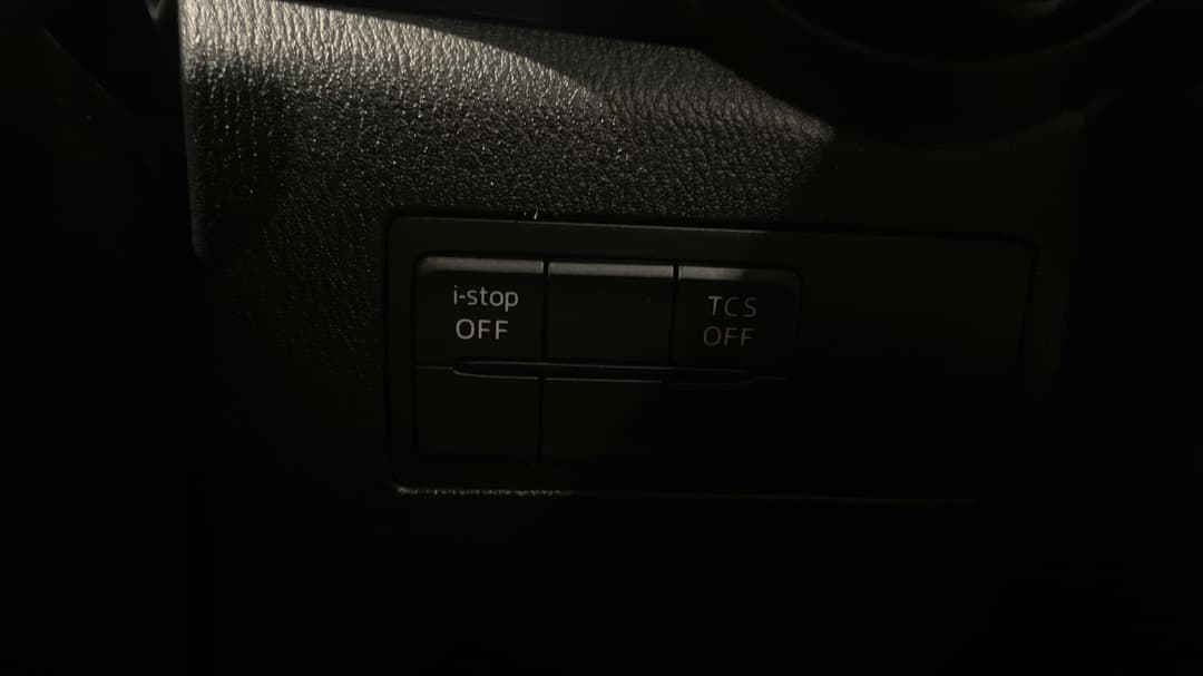 2017 Mazda CX-3 Maxx (FWD), Automatic, 101728 km, Utility Switches/Buttons