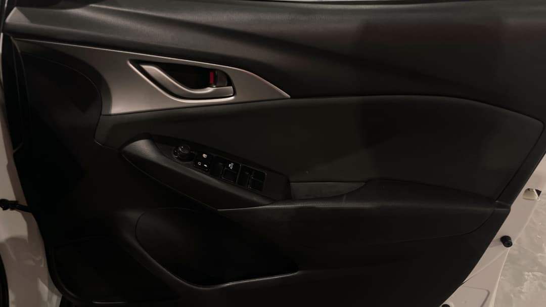 2017 Mazda CX-3 Maxx (FWD), Automatic, 101728 km, Speaker View