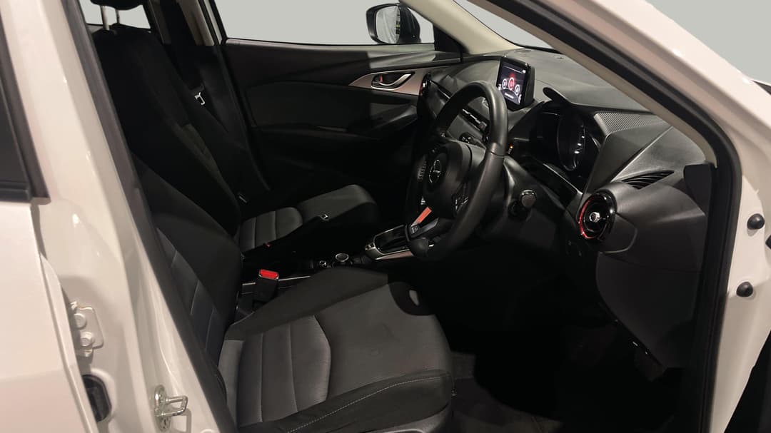 2017 Mazda CX-3 Maxx (FWD), Automatic, 101728 km, Right Side Front Door Cabin View