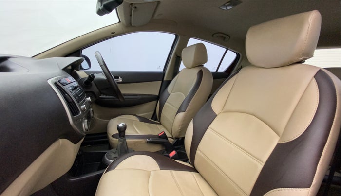 2012 Hyundai i20 SPORTZ 1.2, Petrol, Manual, 1,14,876 km, Right Side Front Door Cabin