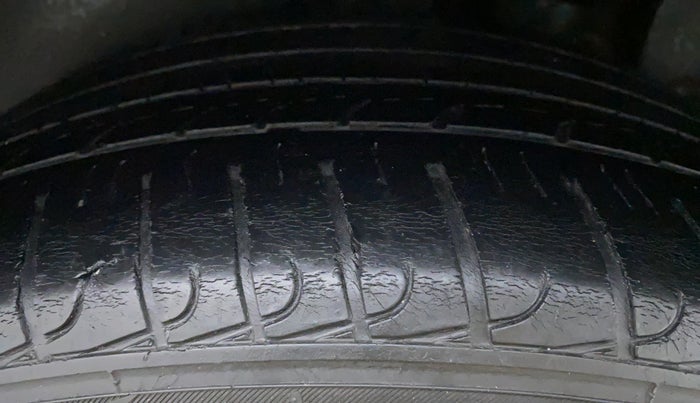 2015 Hyundai Creta 1.6 SX (O) CRDI, Diesel, Manual, 63,328 km, Left Rear Tyre Tread