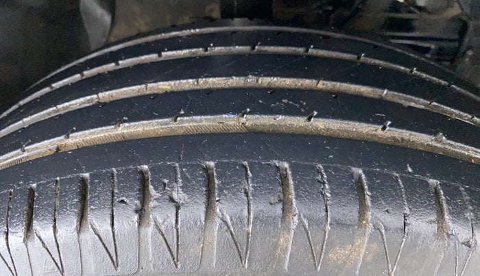 2019 Maruti Vitara Brezza ZDI, Diesel, Manual, 40,793 km, Right Front Tyre Tread