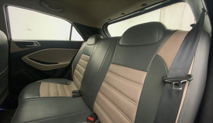 2016 Hyundai Elite i20 MAGNA 1.2, Petrol, Manual, 61,763 km, Right Side Rear Door Cabin