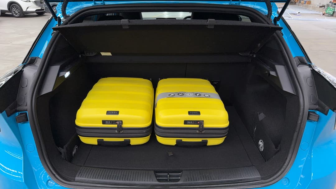 2023 MG Mg4 Essence 64, Automatic, 24015 km, Boot Inside View with Luggage