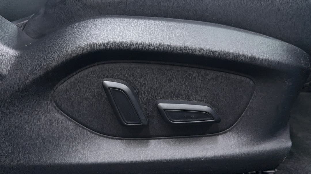 2023 MG Mg4 Essence 64, Automatic, 24015 km, Drivers Side Adjustment Panel