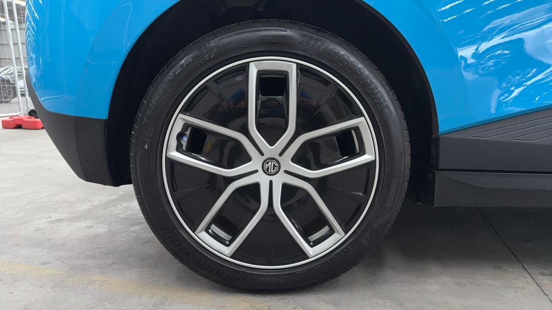 2023 MG Mg4 Essence 64, Automatic, 24015 km, Right Rear Wheel