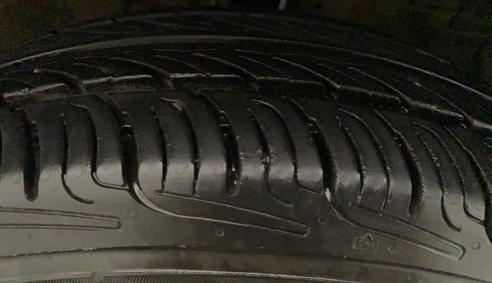 2013 Maruti Swift Dzire VXI, CNG, Manual, 66,921 km, Left Rear Tyre Tread