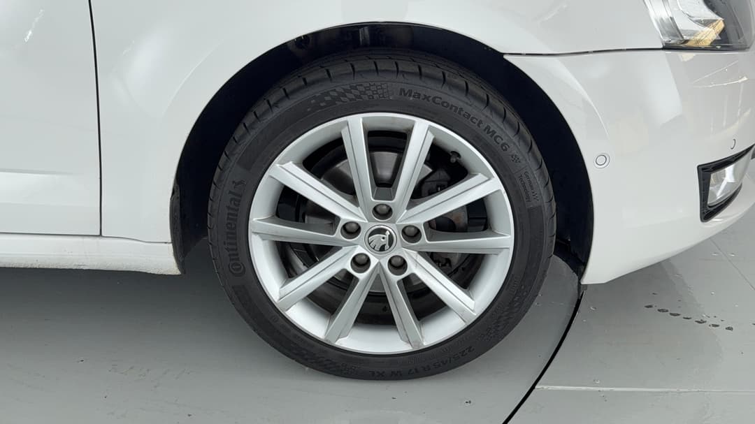 2016 SKODA Octavia 110 Tsi Ambition, Automatic, 113642 km, Right Front Wheel