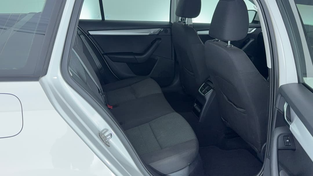 2016 SKODA Octavia 110 Tsi Ambition, Automatic, 113642 km, Right Side Rear Door Cabin View