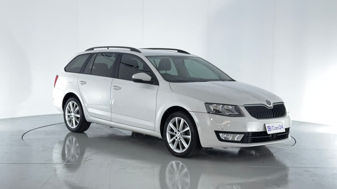 2016 SKODA Octavia 110 Tsi Ambition, Automatic, 113642 km, Right Front Diagonal (45- Degree) View