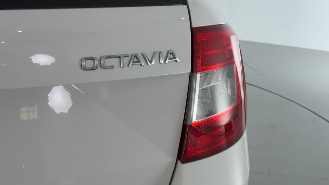 2016 SKODA Octavia 110 Tsi Ambition, Automatic, 113642 km, Badge (Boot Right Side)