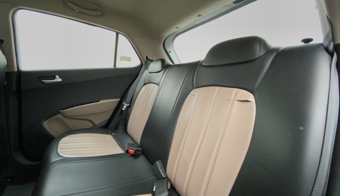 2016 Hyundai Grand i10 SPORTZ 1.2 KAPPA VTVT, Petrol, Manual, 71,464 km, Right Side Rear Door Cabin