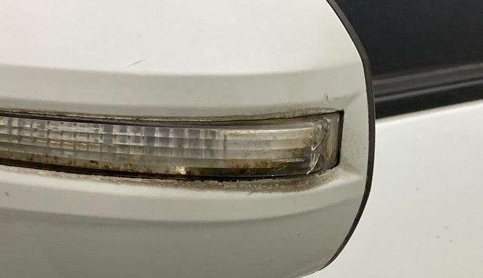 2014 Maruti Swift ZDI, Diesel, Manual, 71,072 km, Left rear-view mirror - Indicator light has minor damage