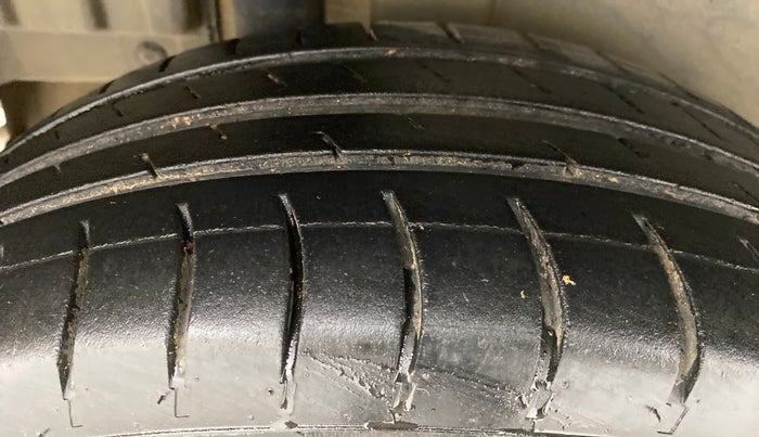 2014 Maruti Swift ZDI, Diesel, Manual, 71,072 km, Right Rear Tyre Tread