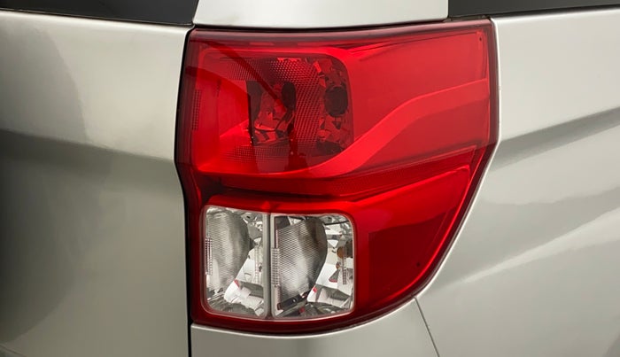 2018 Mahindra TUV 300 PLUS P8, Diesel, Manual, 94,276 km, Right tail light - Minor scratches