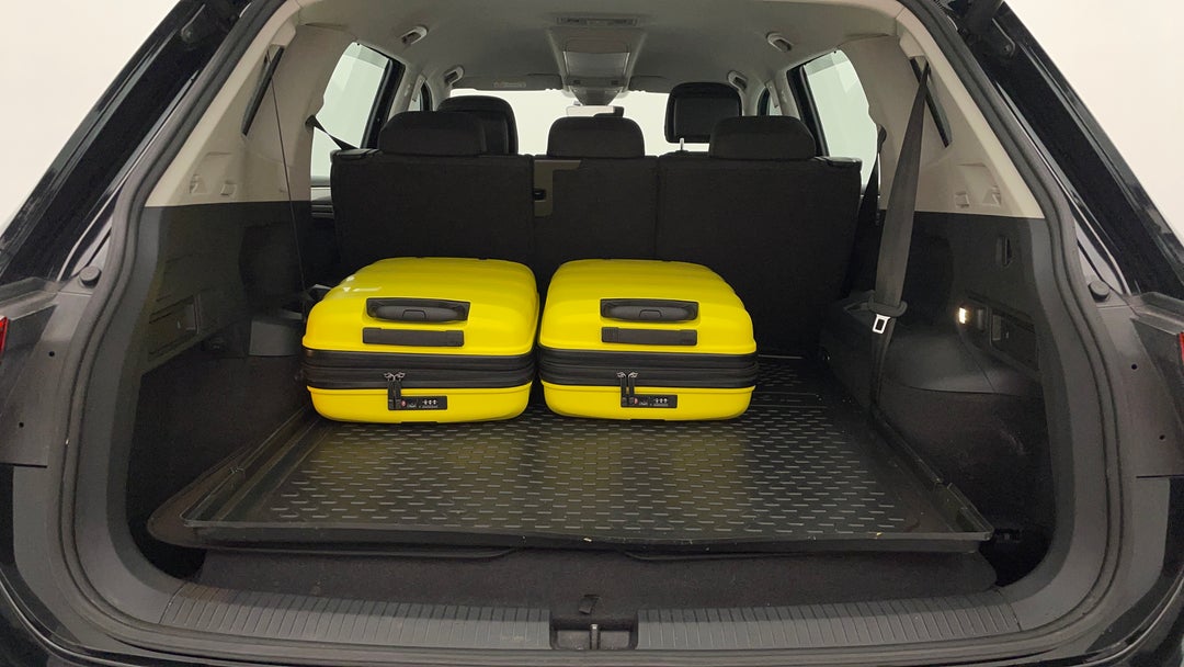 2019 Volkswagen Tiguan Allspace 132 Tsi Comfortline, Automatic, 64939 km, Boot Inside View with Luggage