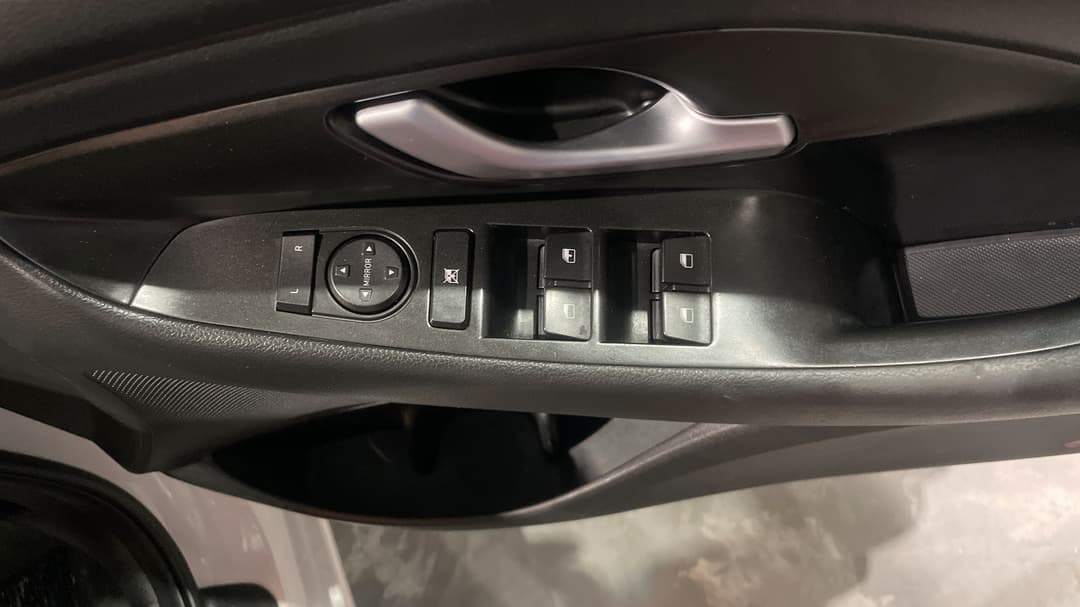 2020 Hyundai i30 Go, Automatic, 44170 km, Drivers Side Door Panel Controls