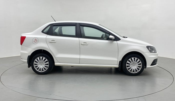 2018 Volkswagen Ameo COMFORTLINE 1.0, Petrol, Manual, 28,430 km, Right Side View