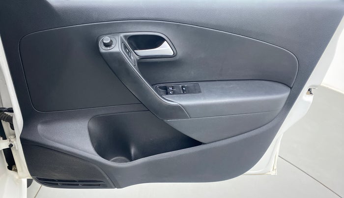 2018 Volkswagen Ameo COMFORTLINE 1.0, Petrol, Manual, 28,430 km, Driver Side Door Panels Control