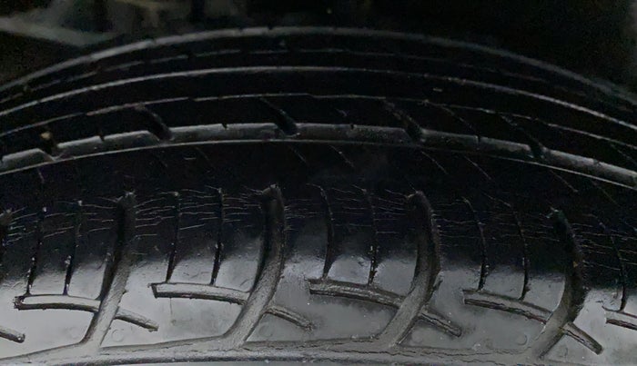 2017 Maruti Ciaz DELTA 1.4 VVT, Petrol, Manual, 47,899 km, Left Rear Tyre Tread